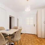 Brasov Holiday Residence Брашов