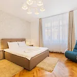 Brasov Holiday Residence Апартаменты Брашов