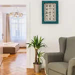 Brasov Holiday Residence Брашов