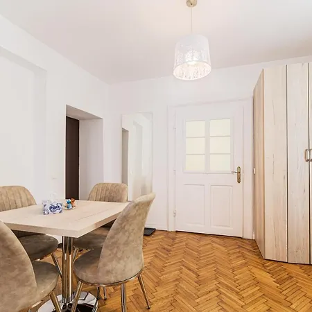 Brasov Holiday Residence Брашов