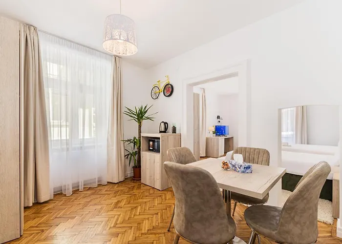 Brasov Holiday Residence Апартаменти