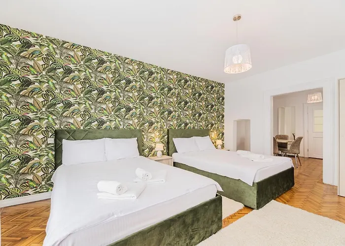 Brasov Holiday Residence Апартаменти Брашов