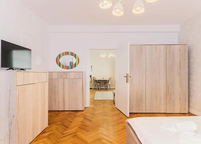 Апартаменти Brasov Holiday Residence Брашов