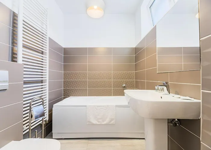 Brasov Holiday Residence Апартаменти *